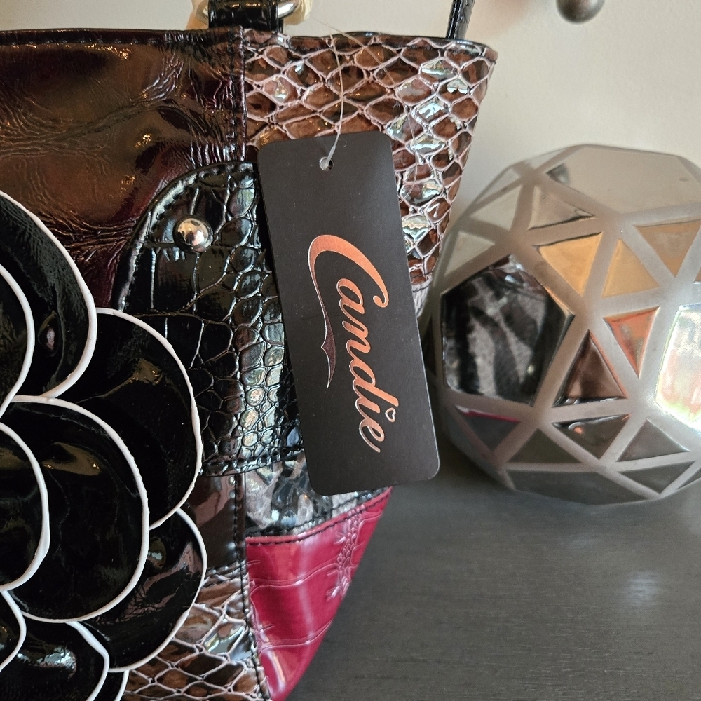 Candie Patent Leather Elegant Shoulder Bag - Picture 4 of 13